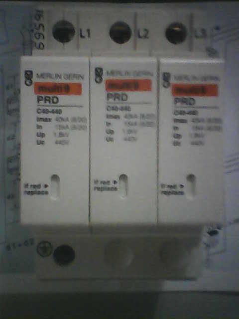 供应施耐德PR20R 3N浪涌保护器